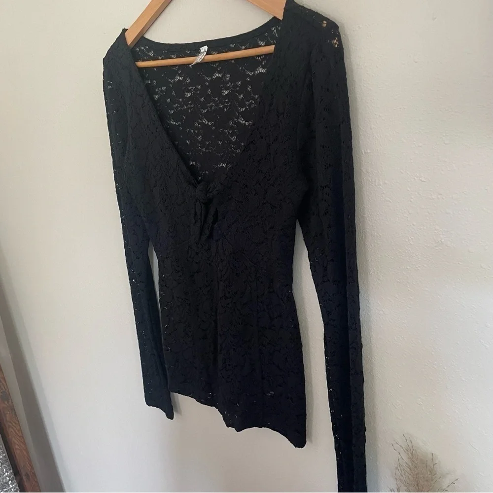 Free People‎ ~ Intimately Free Whimsigoth Black Lace Keyhole Front Top